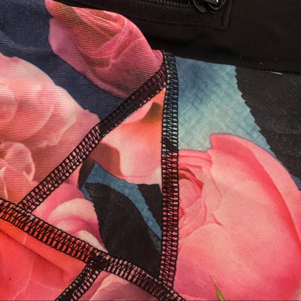 Lululemon Speed Crop Tight - Picture 5 of 5